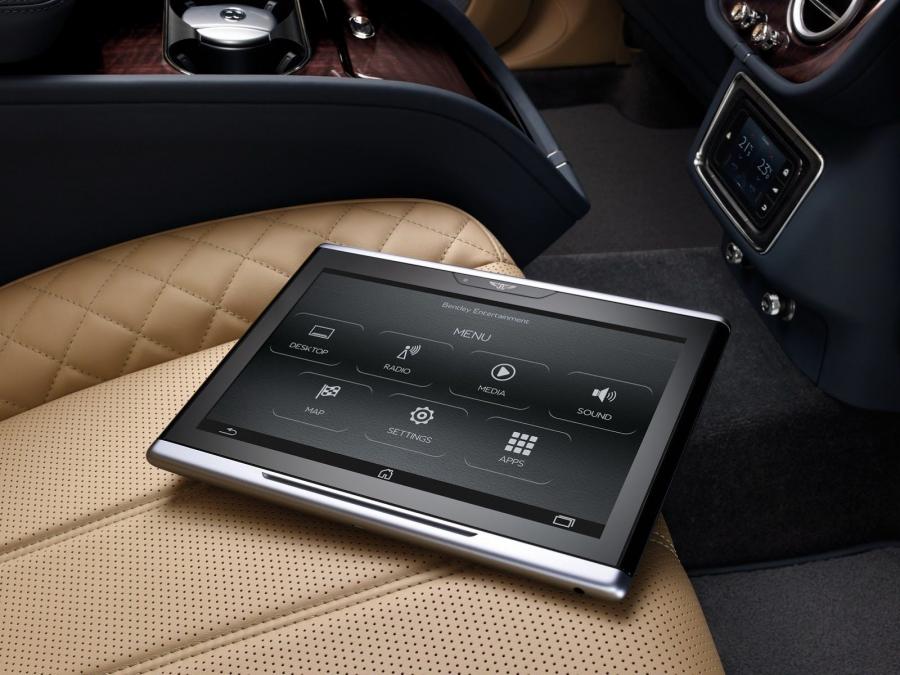 Детали интерьера Bentley Bentayga 2016 года  (WW) (фото 40 из 45)